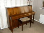 YAMAHA UPRIGHT PIANO (E108) - Excellent condition